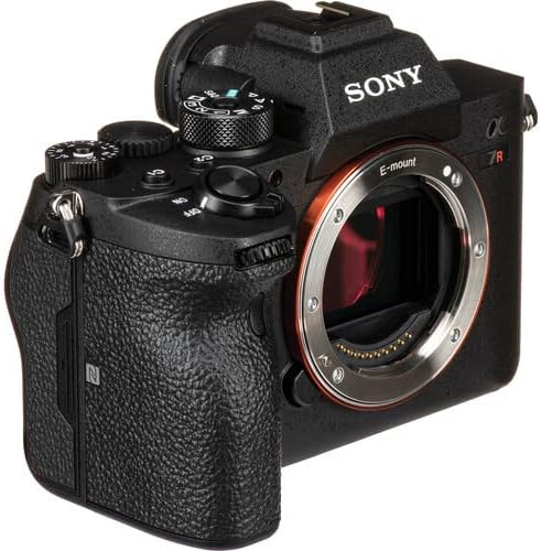 Sony Alpha A7riva מצלמה דיגיטלית נטולת מראה עם 16-35 ממ T* Fe 16-35 ממ f/4 ZA OSS עדשת צרור וידאו + LED וידאו אור +
