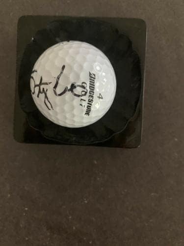 סטייסי לואיס חתמה על כד גולף ברידג'סטון עם JSA - כדורי גולף עם חתימה