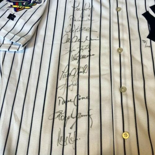 1999 צוות יאנקיס חתם על סדרת העולם ג'רזי דרק ג'טר מריאנו ריברה שטיינר - חתימות MLB גופיות