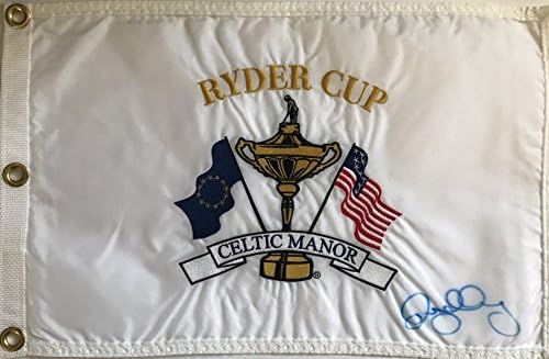 רורי מקילרוי חתם על דגל הגולף של גביע ריידר סלטיק מנור