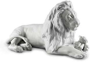 Lladró Lion עם פסלון הגור. דמות אריה חרסינה.