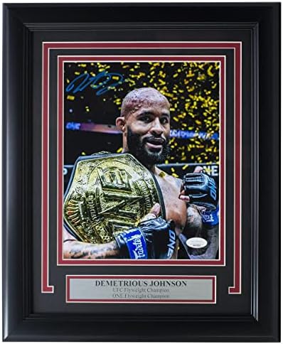 עכבר אדיר דמטרתי ג'ונסון חתום ממוסגר 8x10 UFC צילום JSA - תמונות NFL עם חתימה