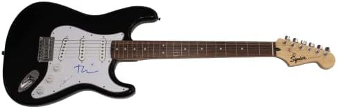 טובי מגווייר חתם על חתימה בגודל מלא פנדר שחור סטראטוקסטר גיטרה חשמלית ב / ג 'יימס ספנס מכתב אותנטיות ג' יי. אס.