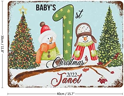 שלט מתכת מותאם אישית לחג המולד הראשון של תינוק 2022 איש שלג עץ חג המולד סימן אלומיניום 12 על 16 אינץ 'לתינוק שזה