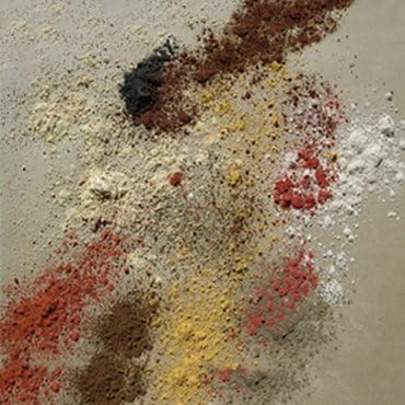אדום ספרדי - פיגמנט מינרלי לציור אמנותי ודקורטיבי