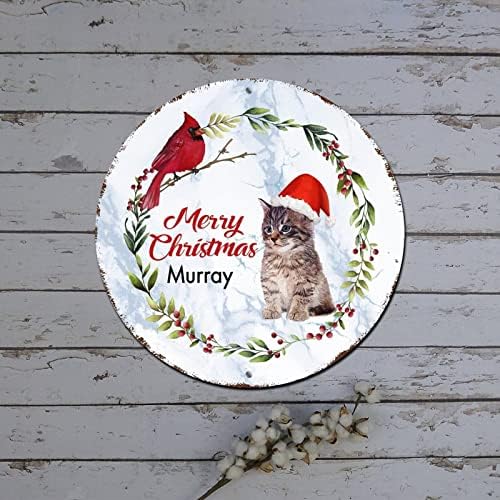 שלט דלת חג מולד שמח כלב בכובע קרדינלס זר עגול מתכת עגול פח באפלו בדוק עיצוב חג המולד רטרו לוחית מתכת שלטי מתכת לקיר