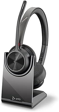 Poly - Voyager 4320 UC אוזניות אלחוטיות + מעמד מטען - אוזניות עם מיקרופון - התחבר ל- PC/Mac באמצעות מתאם Bluetooth USB -A, טלפון